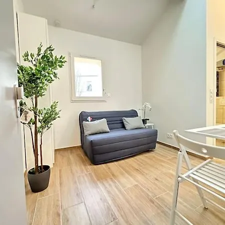 Apartment Dans Le 16e