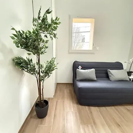 Dans Le 16e Apartment